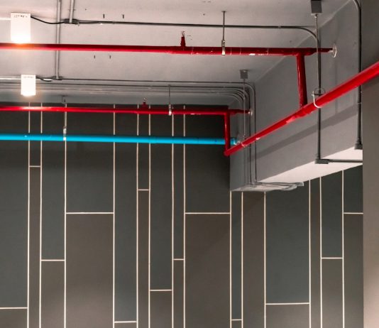 מהם היתרונות של מערכות ספרינקלרים לכיבוי אש? מערכות ספרינקלרים