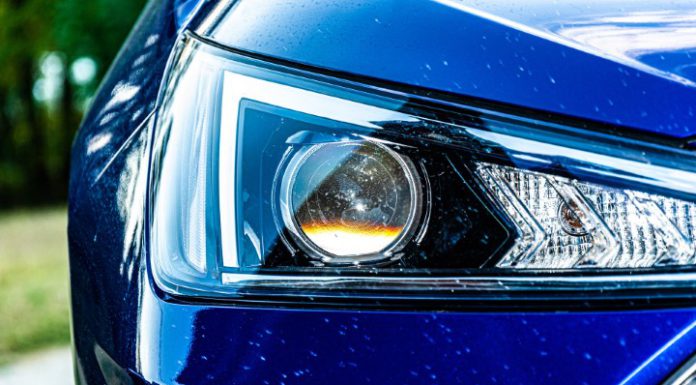 זהירות בדרכים: טכנולוגיות בטיחות מתקדמות ברכבים מודרניים